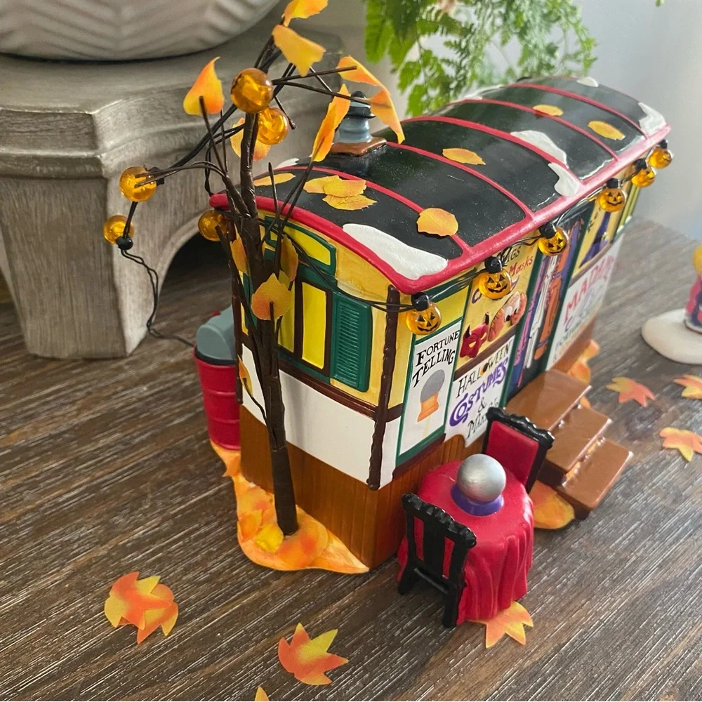 Dept‎ 56 Halloween ‘Costumes for Sale’ Retired Snow Village Lights Work w/Box